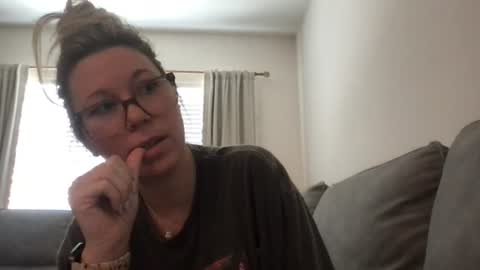 Snapshot of texas_blonde chatting on 06.12.26 Daphne Summers online show from 06.12.26