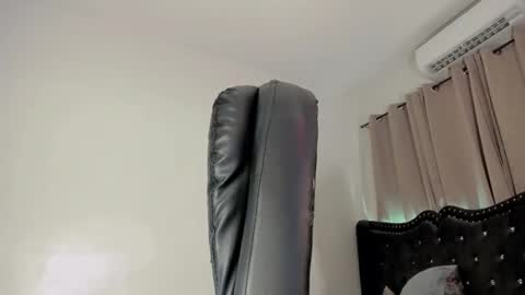 Snapshot of tgirl_luna69 chatting on 04.29.26 Luna online show from 04.29.26