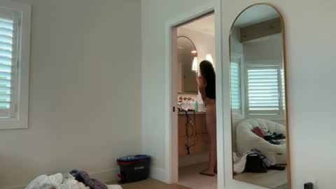 Snapshot of tgirltoesx chatting on 06.18.26 babygirlmami online show from 06.18.26