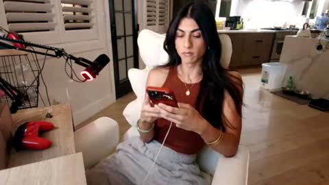 Snapshot of tgirltoesx chatting on 06.28.26 babygirlmami online show from 06.28.26
