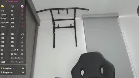 Snapshot of th_russ chatting on 01.06.25 INSTAGRAM Th1rss online show from 01.06.25