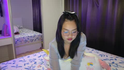 Snapshot of thailand4you chatting on 12.11.24 AbbieThai  online show from 12.11.24