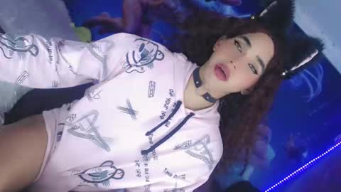 Thalia Girl online show from 02.19.25