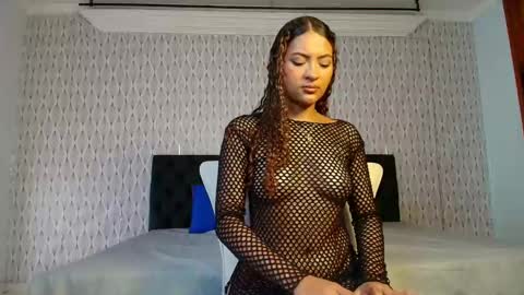 Thalia or Lia online show from 02.25.25