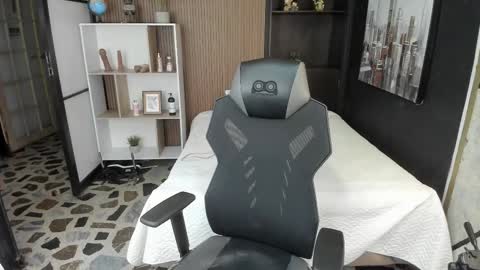 Thalia online show from 03.25.26