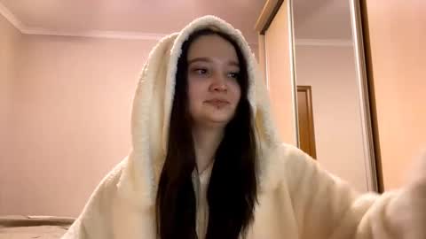 Snapshot of thaliakuchem chatting on 02.03.26 Yumi online show from 02.03.26