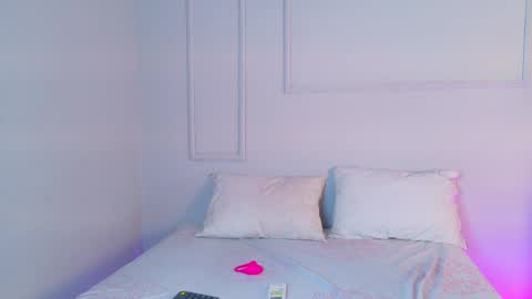 thalianarosse online show from 04.14.26