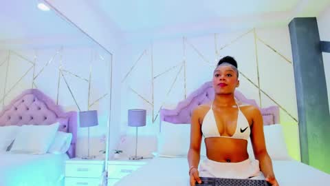 Thamara Fox online show from 12.03.24