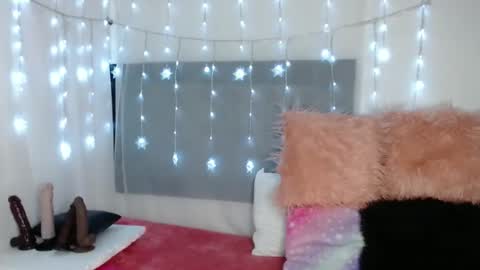 Snapshot of thamarar chatting on 01.23.25 Thamara online show from 01.23.25