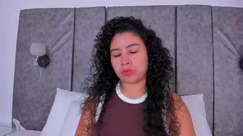 thara webstter online show from 01.08.26