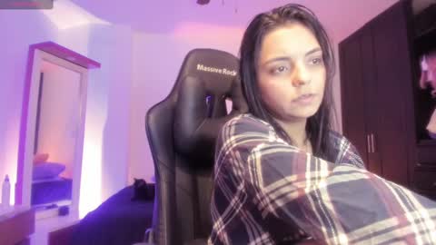 Paola online show from 03.12.25