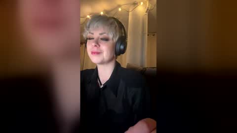 Snapshot of the_arctic_beaty chatting on 03.01.26 the_arctic_beaty online show from 03.01.26