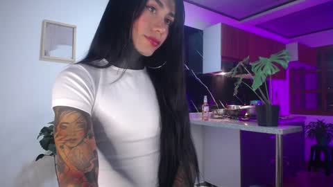 Snapshot of the_best_fox chatting on 12.25.24 the girl of your dreams online show from 12.25.24