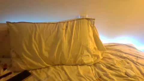 the crazy travellers online show from 12.19.25