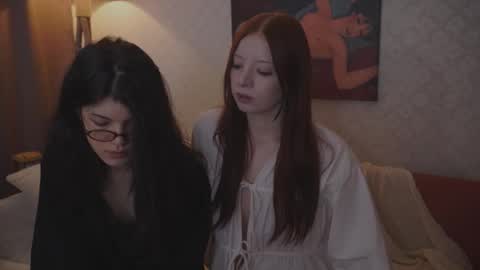 EllaLyn online show from 12.14.25