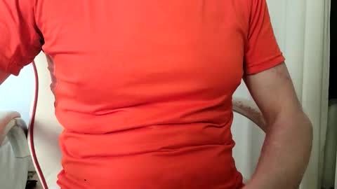 Snapshot of the_hard_baguette chatting on 02.18.26 La Baguette dure online show from 02.18.26