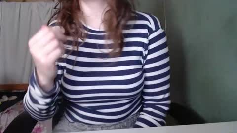 Snapshot of the_prettywondder chatting on 09.11.25 Ekye online show from 09.11.25