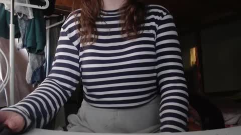 Snapshot of the_prettywondder chatting on 10.08.25 Ekye online show from 10.08.25