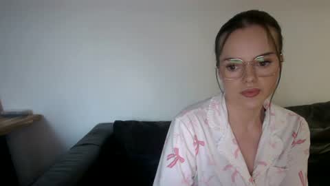 Snapshot of the_quietwife chatting on 07.21.26 Jade online show from 07.21.26