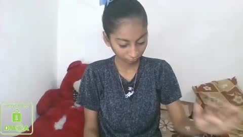 Snapshot of the_right_girl chatting on 01.11.25 Suzan Sexy online show from 01.11.25