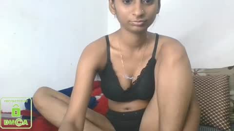 Snapshot of the_right_girl chatting on 02.08.25 Suzan Sexy online show from 02.08.25