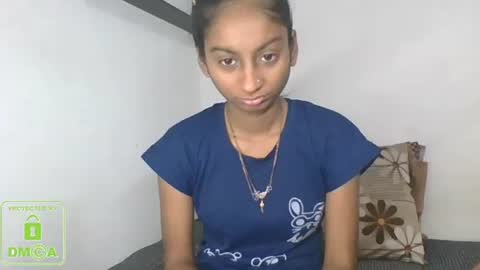 Snapshot of the_right_girl chatting on 02.14.25 Suzan Sexy online show from 02.14.25