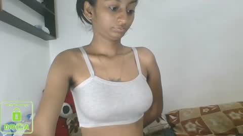Snapshot of the_right_girl chatting on 02.18.25 Suzan Sexy online show from 02.18.25