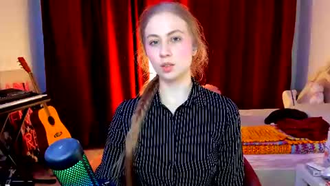 Ally    STREAMING ON TWITCH NOW Check my Twitter for updates online show from 06.11.26
