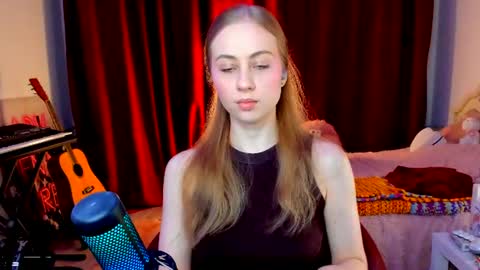 Ally    STREAMING ON TWITCH NOW Check my Twitter for updates online show from 06.12.26