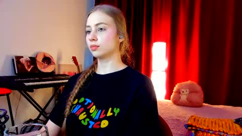 Ally    STREAMING ON TWITCH NOW Check my Twitter for updates online show from 06.29.26