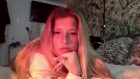 Snapshot of thealice_ chatting on 05.25.26 alicaaa online show from 05.25.26