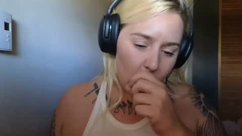 theauroramae -  online show from 06.11.26