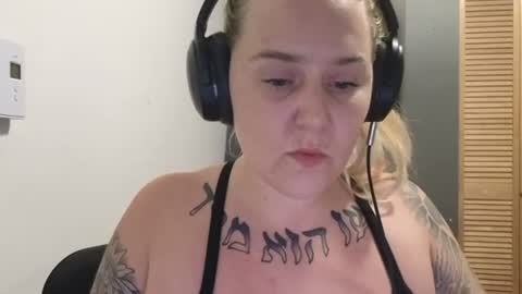 theauroramae -  online show from 06.18.26
