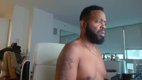 Snapshot of theblacklordmaster chatting on 10.08.25 theblacklordmaster online show from 10.08.25