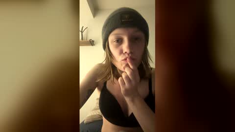 theborderline14 online show from 02.08.26