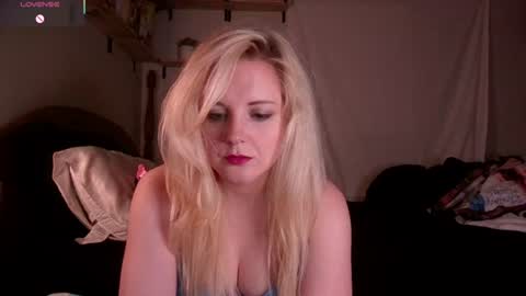 Snapshot of thedancingalien chatting on 07.14.26 Kassandra Grant online show from 07.14.26