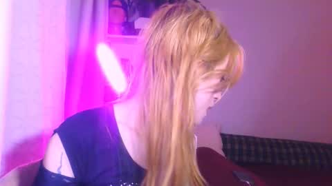 Snapshot of thedollxxxperience chatting on 01.05.26 Yolanda online show from 01.05.26