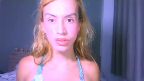 Snapshot of thedollxxxperience chatting on 05.11.26 Yolanda online show from 05.11.26