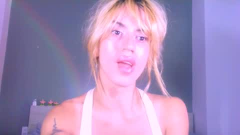 Snapshot of thedollxxxperience chatting on 05.18.26 Yolanda online show from 05.18.26
