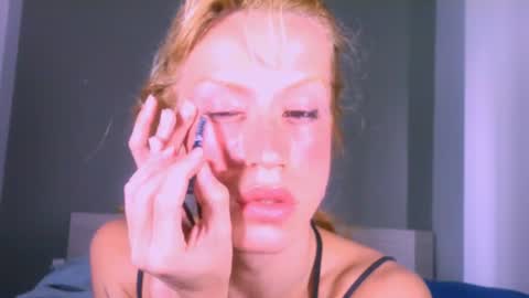 Snapshot of thedollxxxperience chatting on 07.26.26 Yolanda online show from 07.26.26
