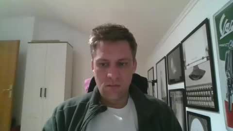 Snapshot of thedon2123 chatting on 12.04.24 thedon2123 online show from 12.04.24