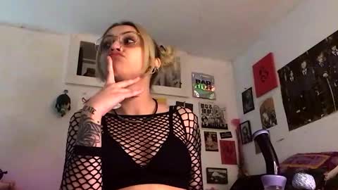 Snapshot of theeking_venus chatting on 12.29.24 KIng Venus online show from 12.29.24