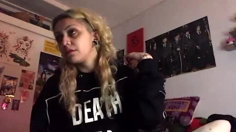 Snapshot of theeking_venus chatting on 01.01.25 KIng Venus online show from 01.01.25