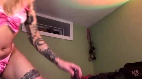 Snapshot of theeking_venus chatting on 01.25.25 KIng Venus online show from 01.25.25