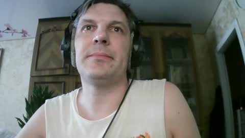 Snapshot of theemperoroftheuniverse chatting on 07.19.26 The Emperor of the Universe online show from 07.19.26