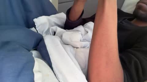 Snapshot of theeshooterr chatting on 12.04.24 theeshooterr online show from 12.04.24