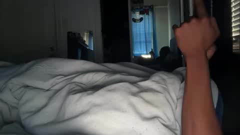 Snapshot of theeshooterr chatting on 12.22.24 theeshooterr online show from 12.22.24