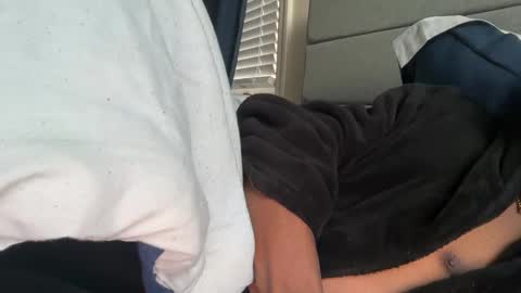 Snapshot of theeshooterr chatting on 12.31.24 theeshooterr online show from 12.31.24