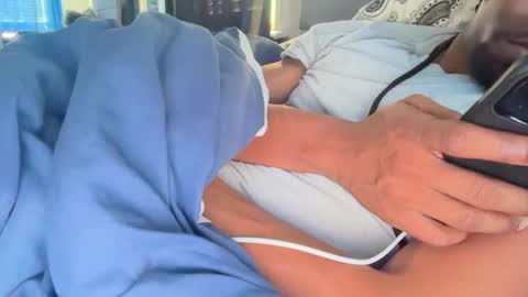 Snapshot of theeshooterr chatting on 01.04.25 theeshooterr online show from 01.04.25