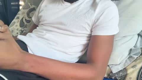 Snapshot of theeshooterr chatting on 01.13.25 theeshooterr online show from 01.13.25